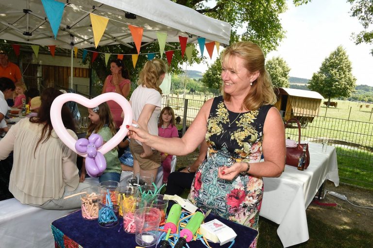 Luftballonmodellage buchen Luftballonfiguren Künstler mieten